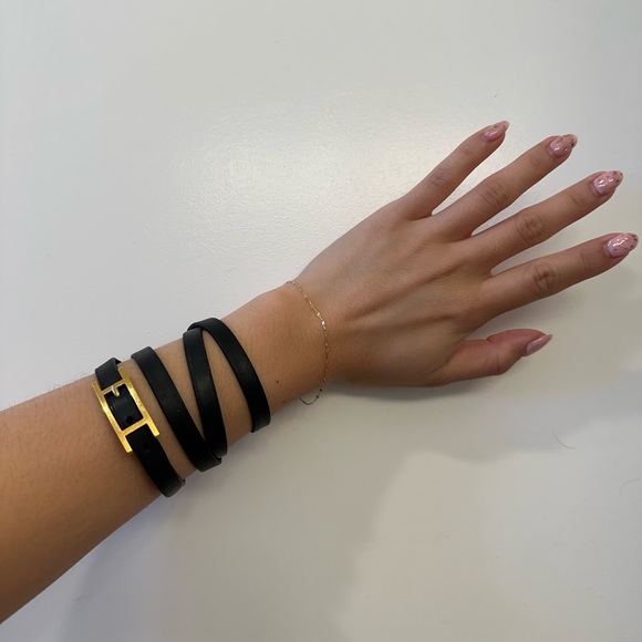 HERMES "Hapi 4": Black, Leather & Gold "H" Logo Wrap Bracelet - Picture 2 of 12